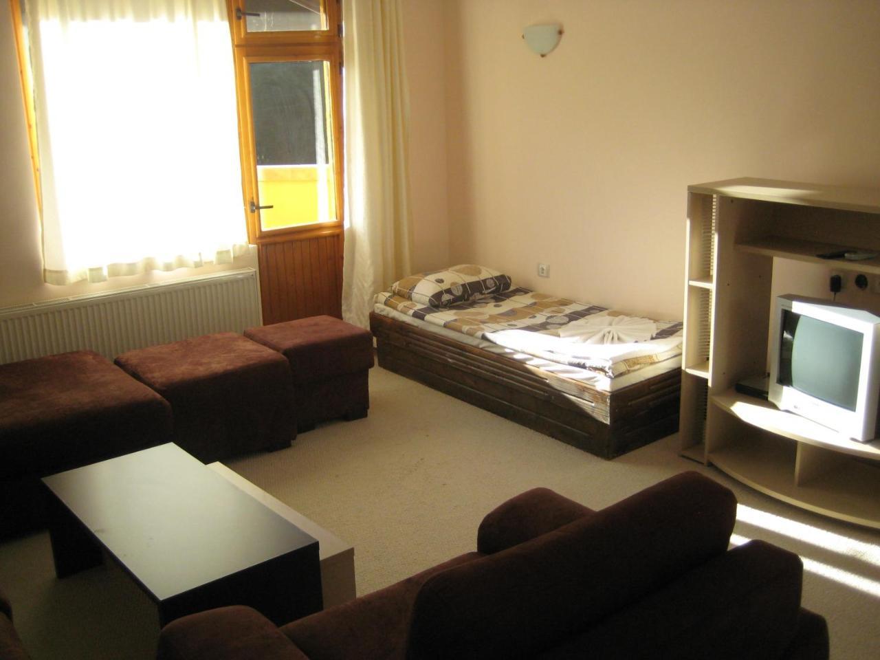 Hotel Restaurant Popini Laki Jagodina Exteriör bild