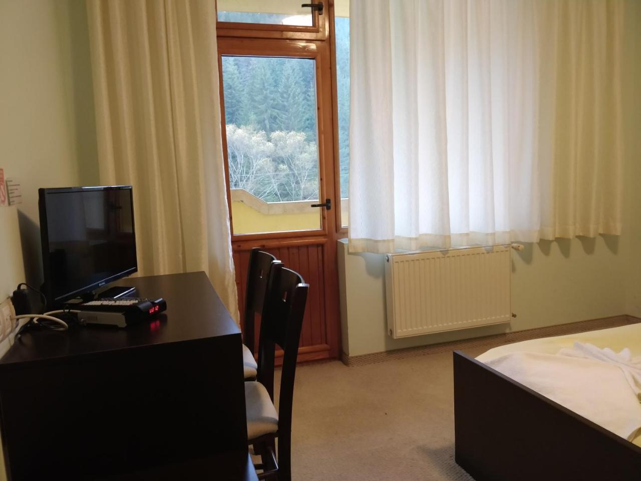 Hotel Restaurant Popini Laki Jagodina Exteriör bild